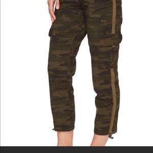 Cargo camouflage pants